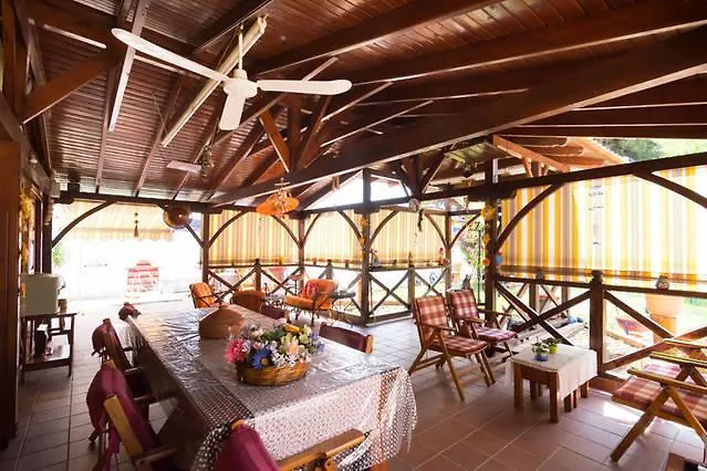 Portes Summer House *